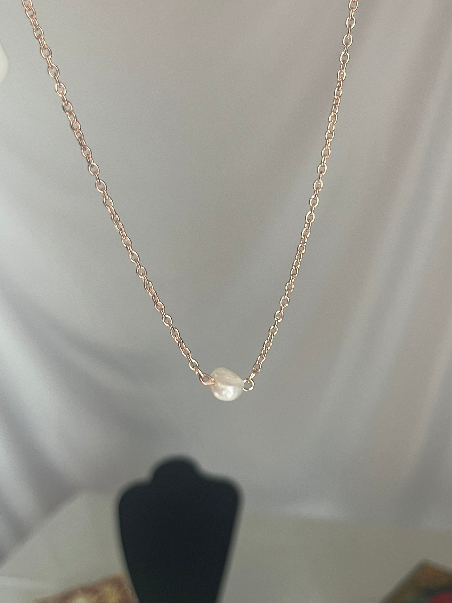 Luna Single-Pearl Choker